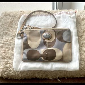 COPY - *B🛍B* Coach Signature Satin Wristlet